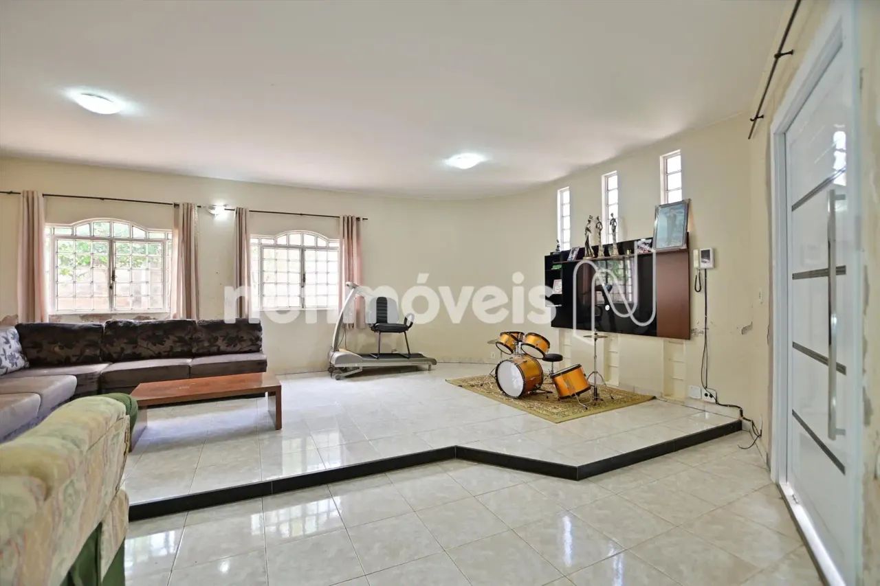 Transforme essa casa de 3 suítes na sua nova histórias.