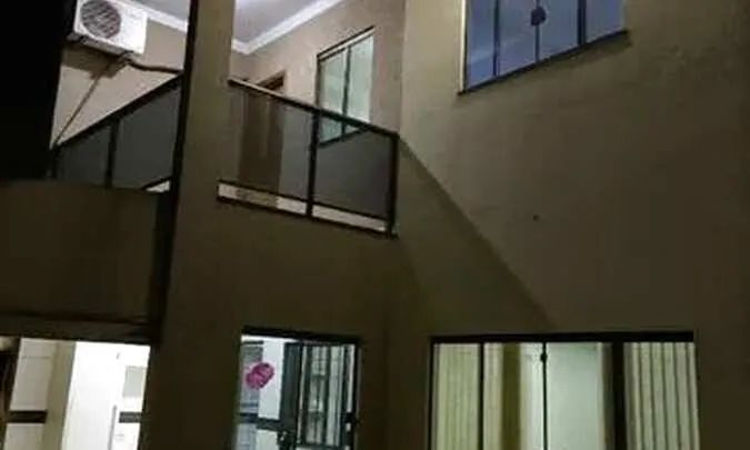 SOBRADO 3 QTOS + QTO DE SERVIÇO.