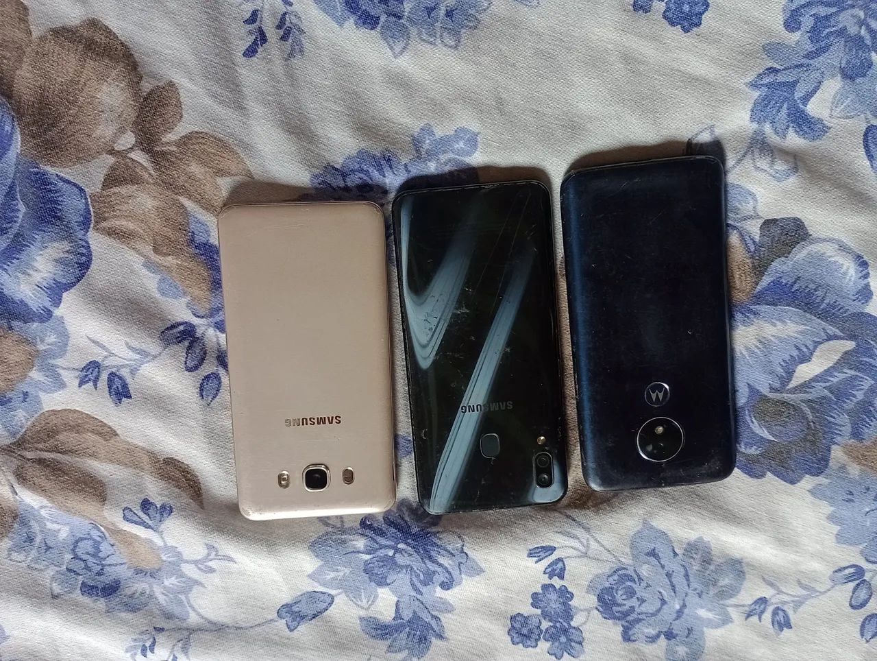 Vendo celular com defeitos 