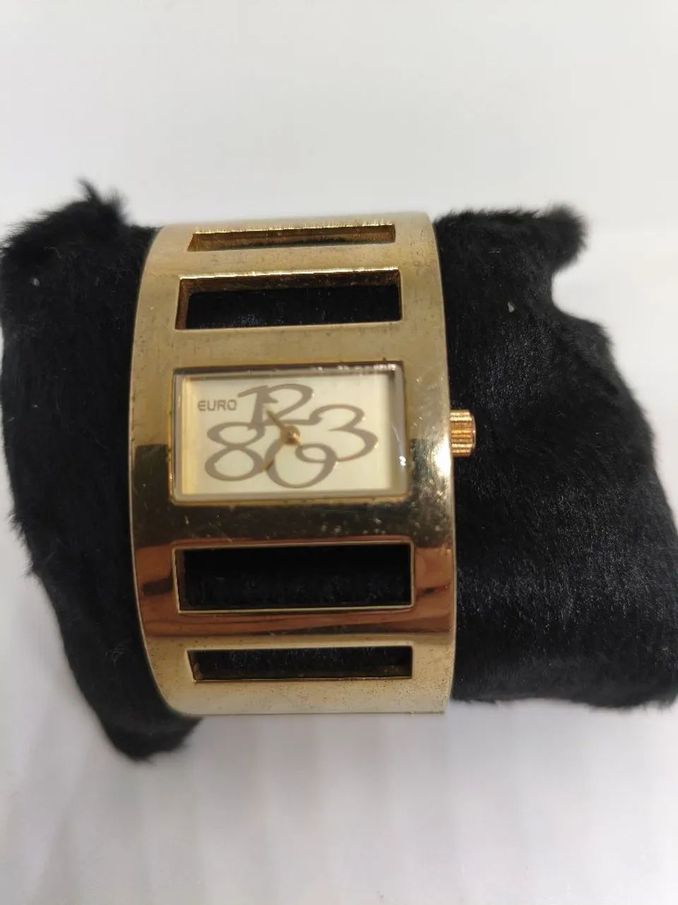 RELÓGIO EURO FEMININO BRACELETE DOURADO RETANGULAR 17CM EU2035 ORIGINAL - Foto 2