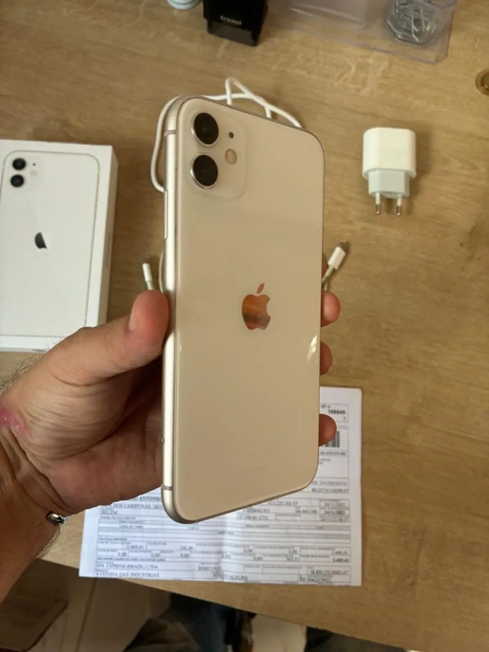 Iphone 11 64gb - Branco - Perfeito estado e completo - Foto 2