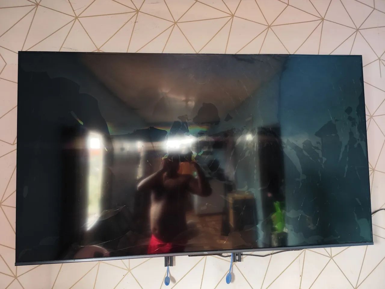 Vendo TV TCL 65 com Defeito