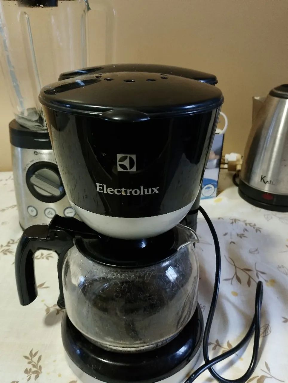 VENDO LIQUIDIFICADOR PROFESIONAL, BATIDORA  ELECTRICA, CAFETERA, MÁQUINA PARA FAZER PÃO,. - Foto 3