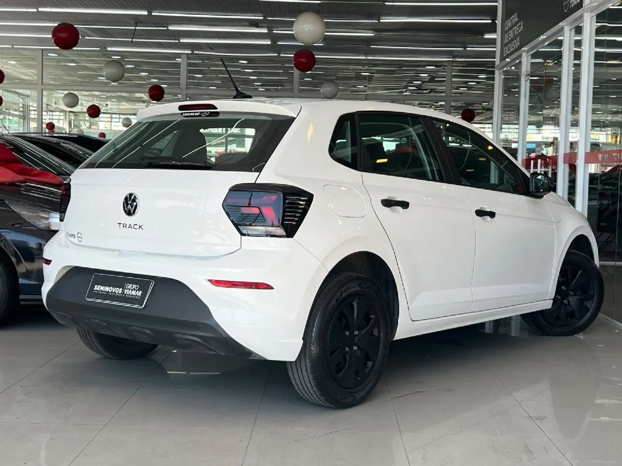 Volkswagen Polo Track 1.0 Flex 12V 5p, foto 4 de 18