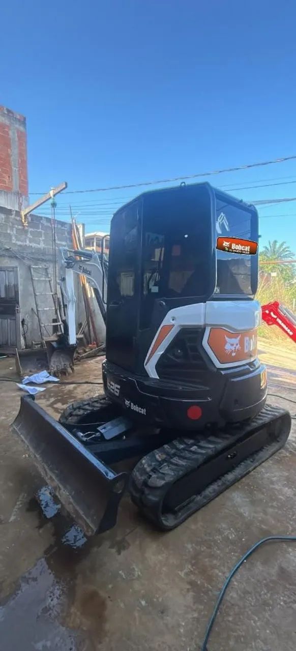 Bobcat E26 cabinada mini escavadeira  - Foto 5