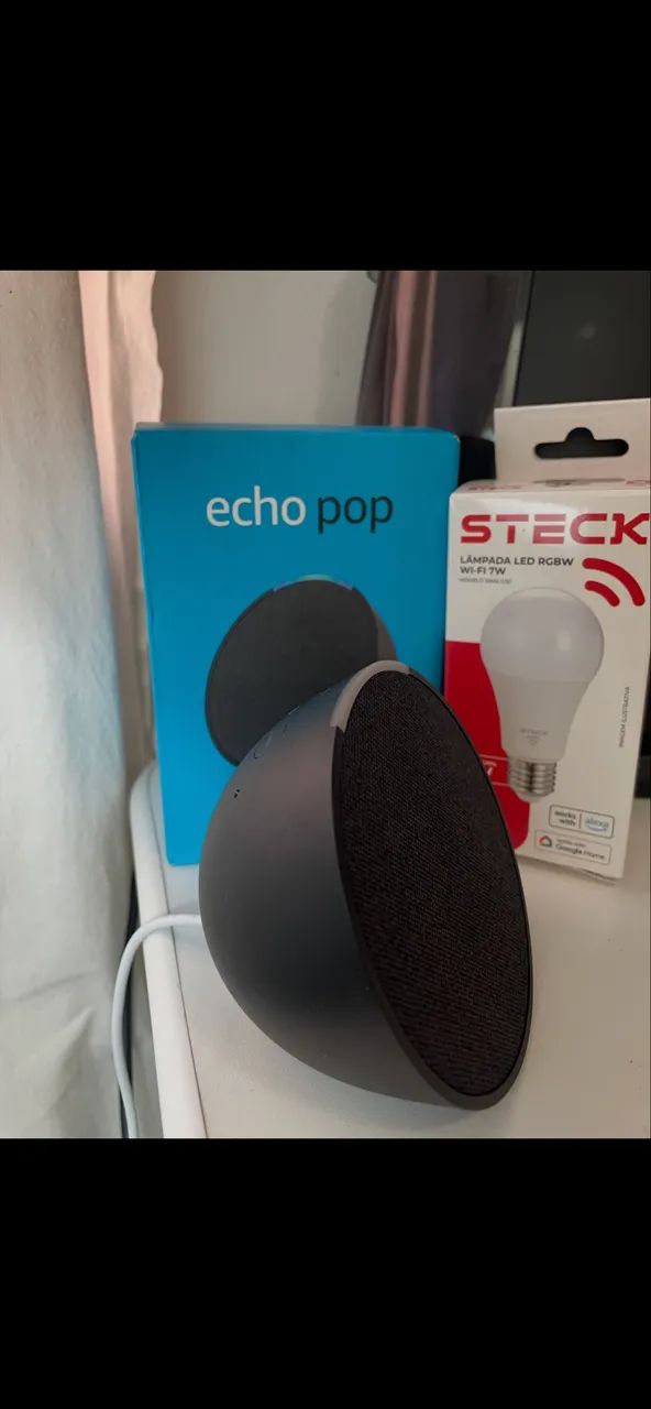 Alexa Echo Pop + Lâmpada Inteligente Steck 