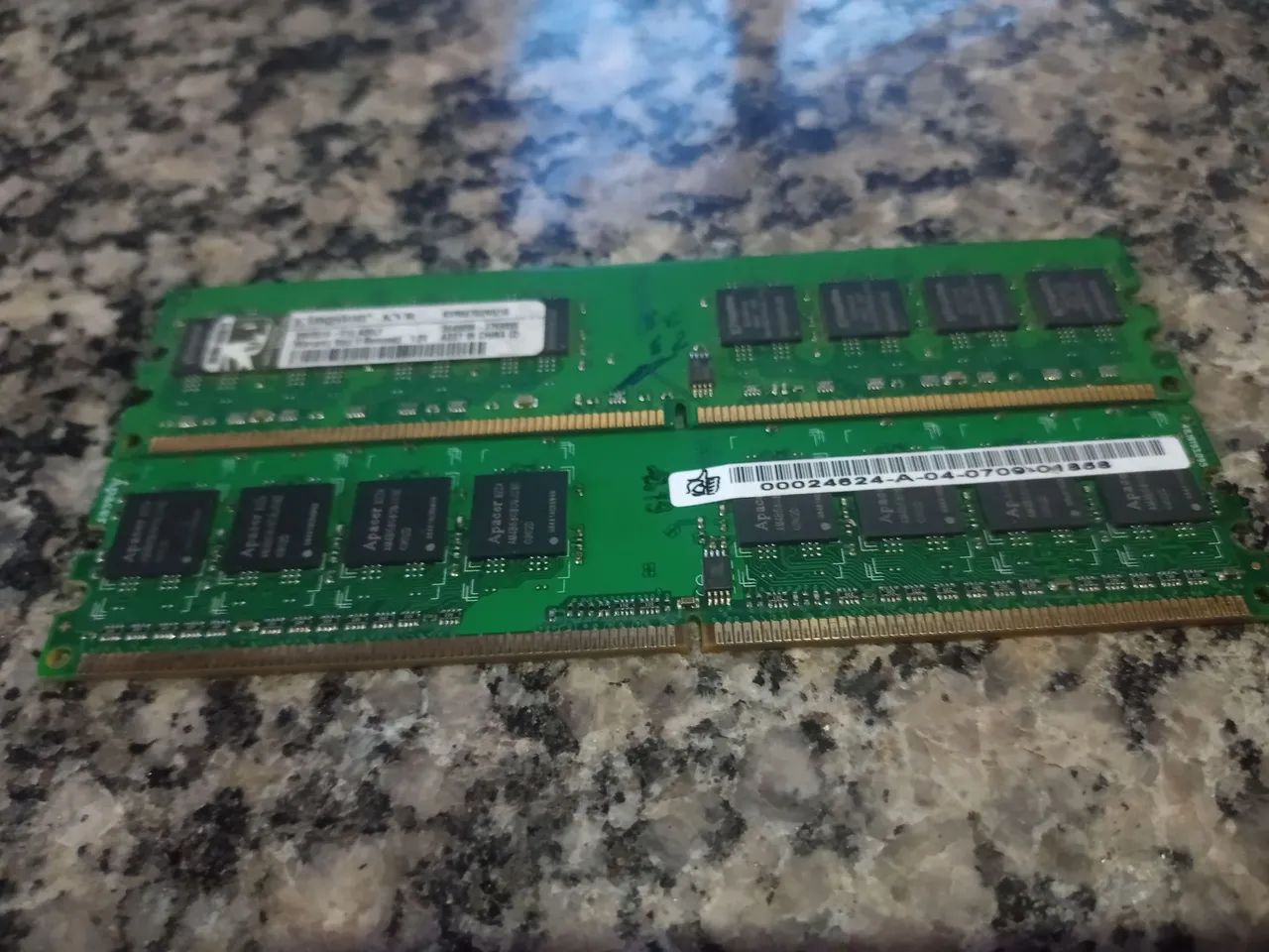 Memória ram 1g Kingston (tenho 2 unidades de 1g)