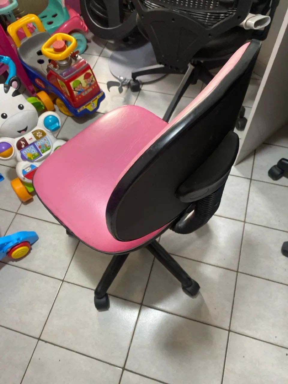 Cadeira de escritório rosa - Foto 2