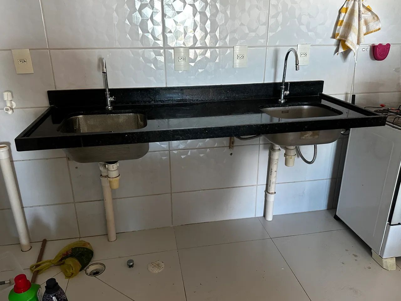 Vendo pia de cozinha em mármore com duas cubas  - Foto 4