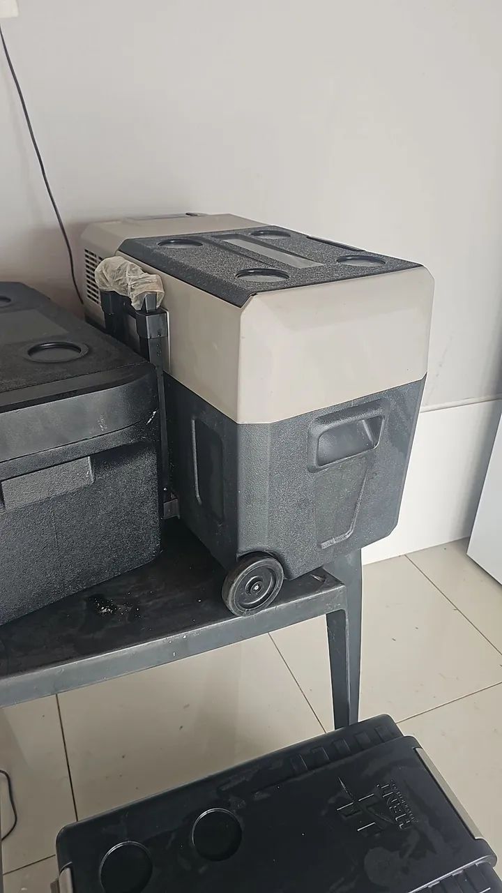 Geladeira Portátil Hent 40 litros Bateria interna 15Ah Rdinhas, Alça, Dreno Quadrivolt. - Foto 2