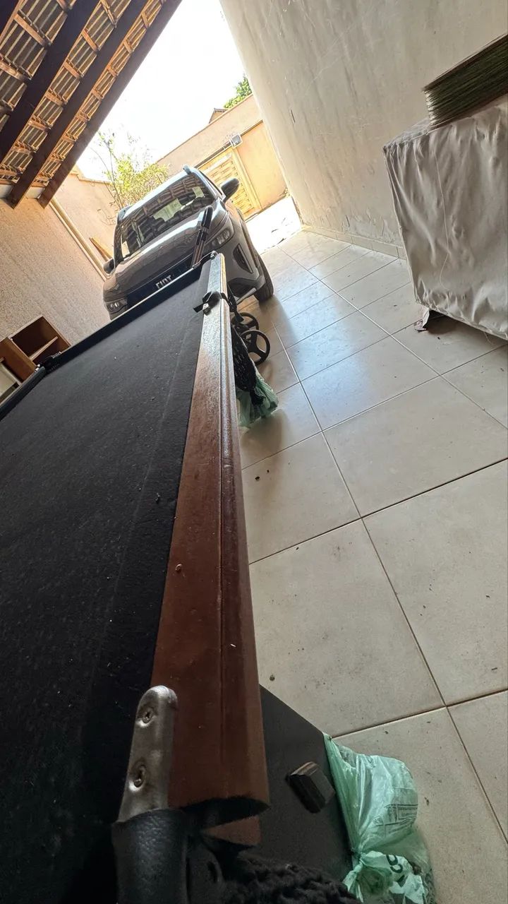  Pra ir rapido Mesa de Sinuca 2,25x1,25 em Madeira - Impecável + 4 Tacos - Foto 3