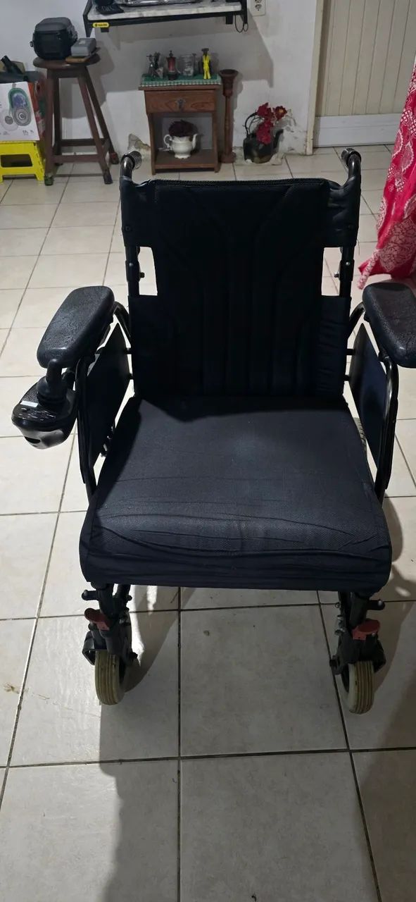 CADEIRA DE RODAS MOTORIZADA 
