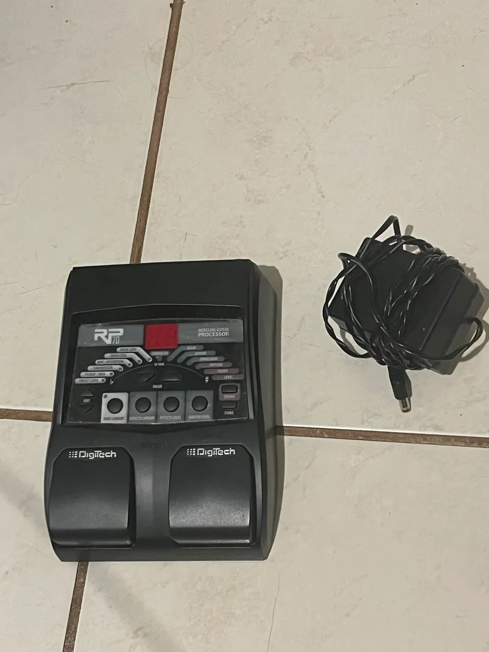 Pedaleira multi efeitos digiTech RP70 - Foto 4