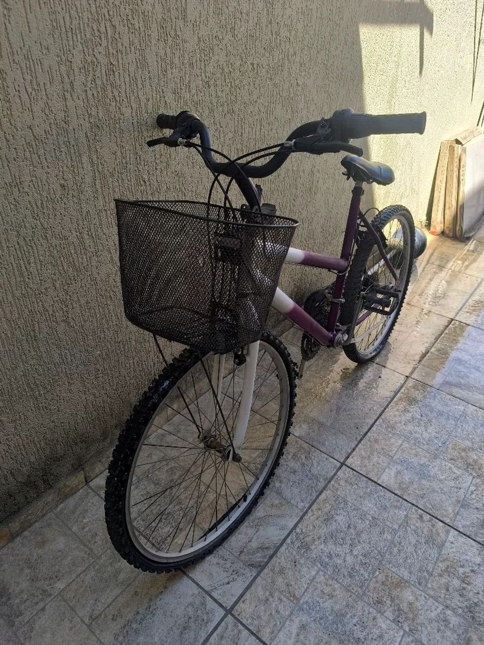 ?Bicicleta Feminina Aro 26 com Marcha e Cestinha -Desapego - Foto 2
