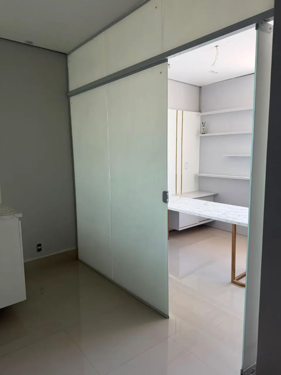 EDIFICIO CRISTAL TOWER - SALA COM 41,83M² - ADRIANÓPOLIS  - Foto 4