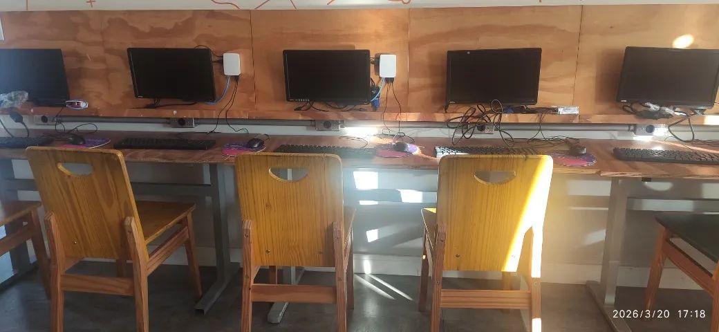 OPORTUNIDADE: Laboratório de Informática Completo (32 Estações de Estudo)404871447724707840