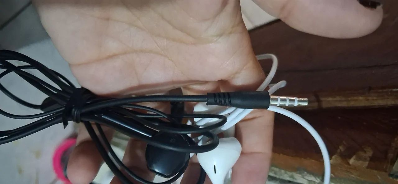 2 fones preto e branco - Foto 3