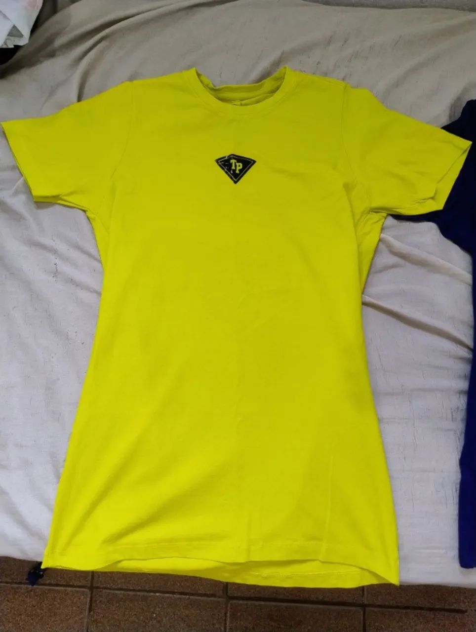 Duas camisas pouco usadas - Foto 4