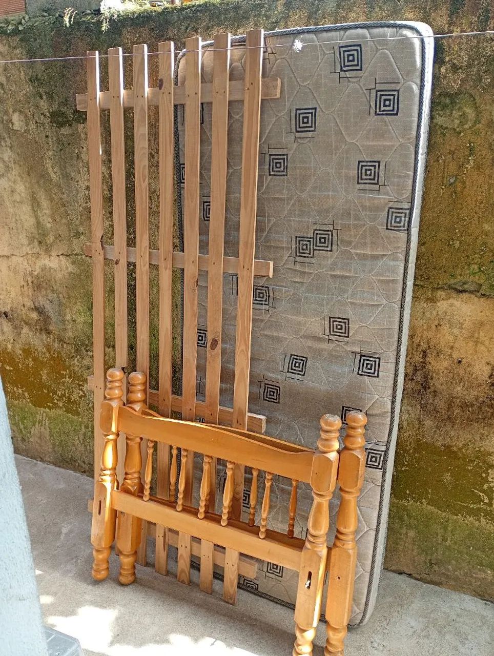 Cama e colchão 