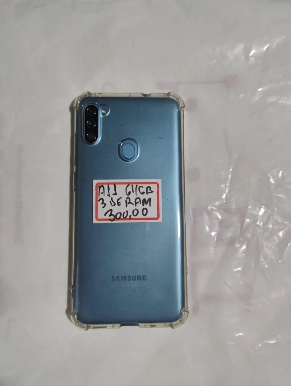 Smartphone Samsung galaxy a11 64gb 3 de ram usado com capa e película  - Foto 3