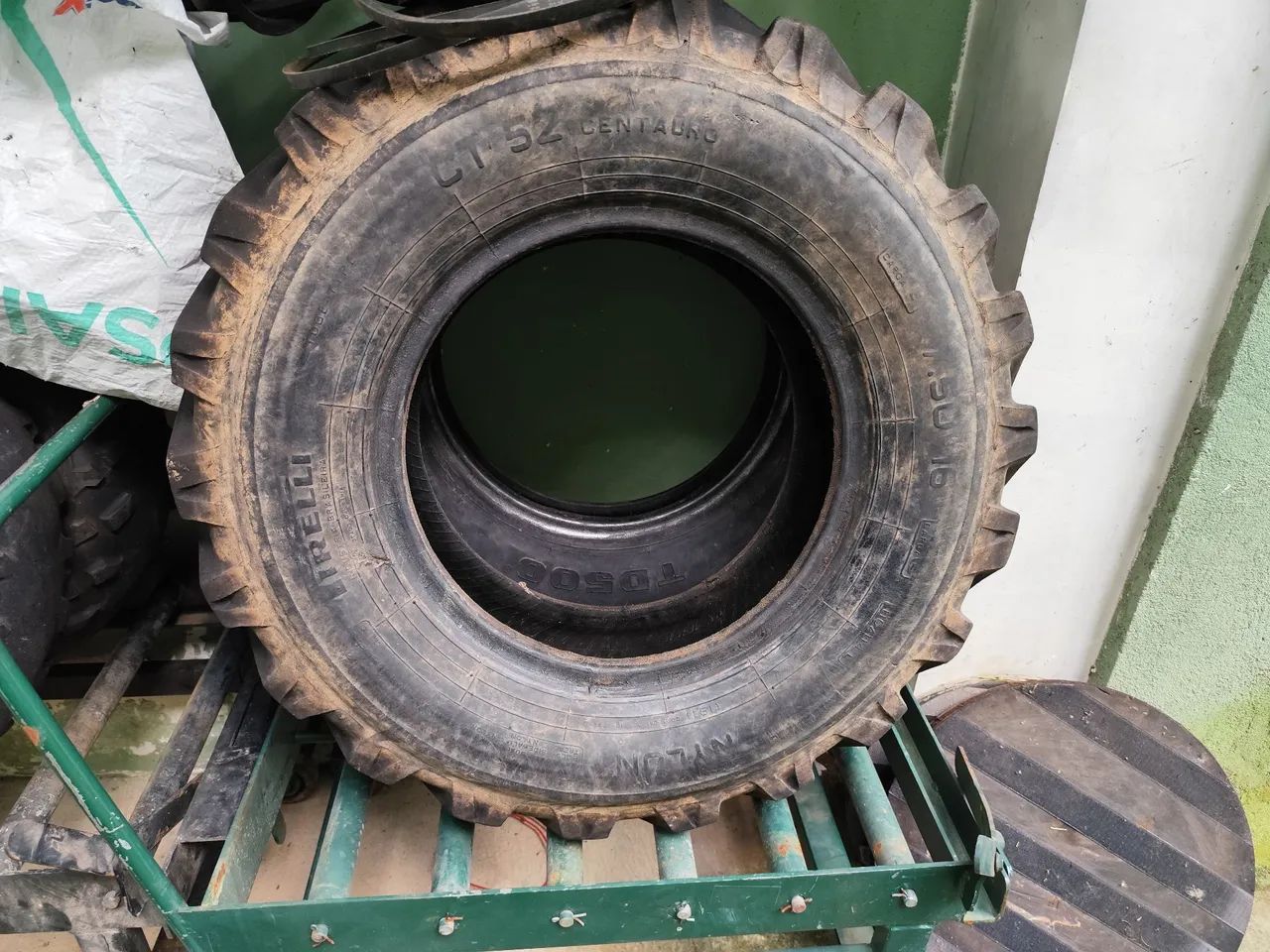 Pneu Pirelli - CT 52 Centauro 7.50x16