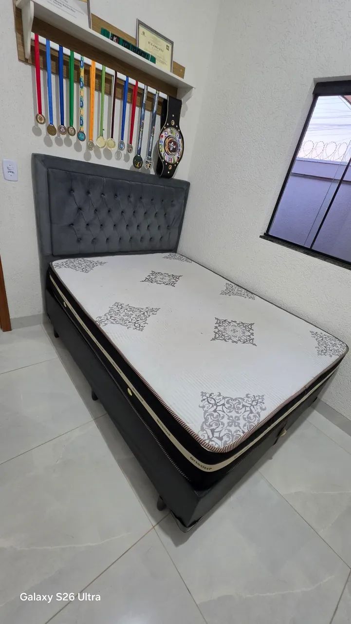 Cama de casal com cabeceira 