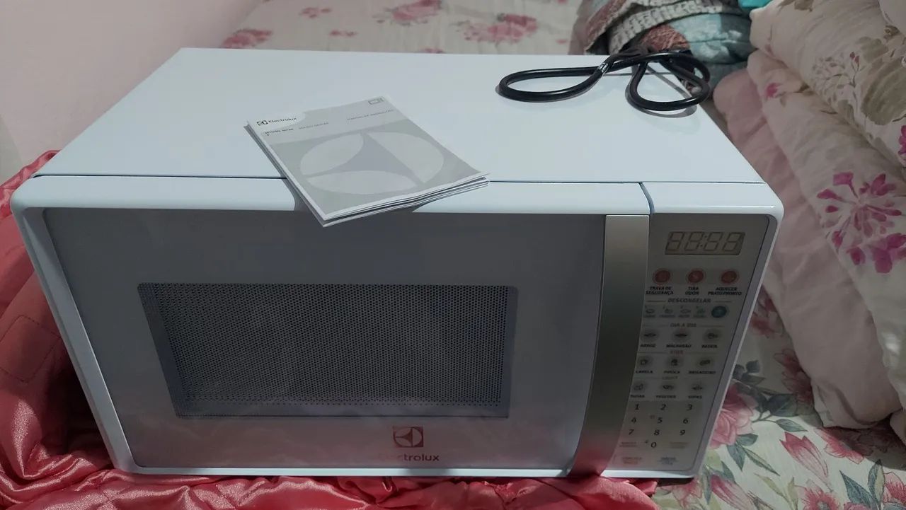 Microondas Eletrolux NOVO!