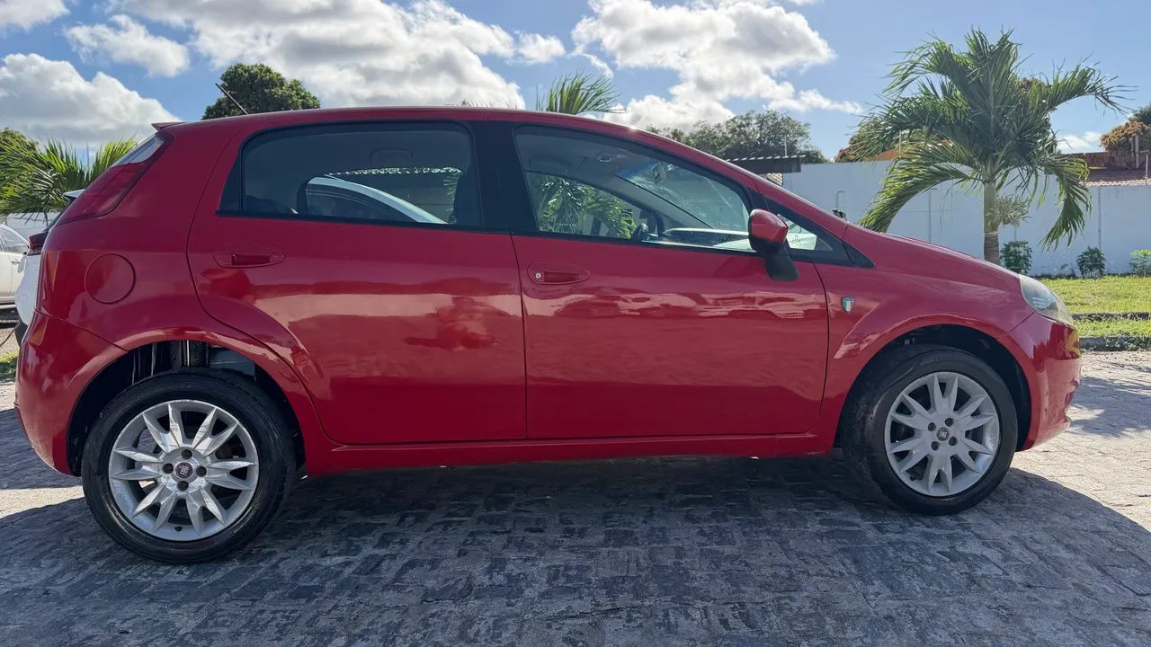 Fiat Punto Punto ATTRACTIVE 1.4 Fire Flex 8V 5p 2012