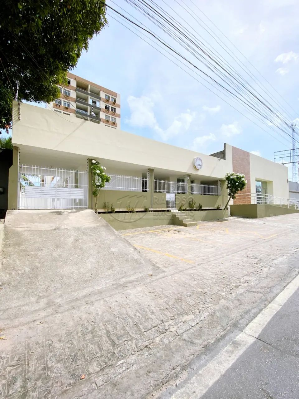 PONTO COMERCIAL NO FAROL MEDINDO 1.124,00M² DE ÁREA CONSTRUÍDA