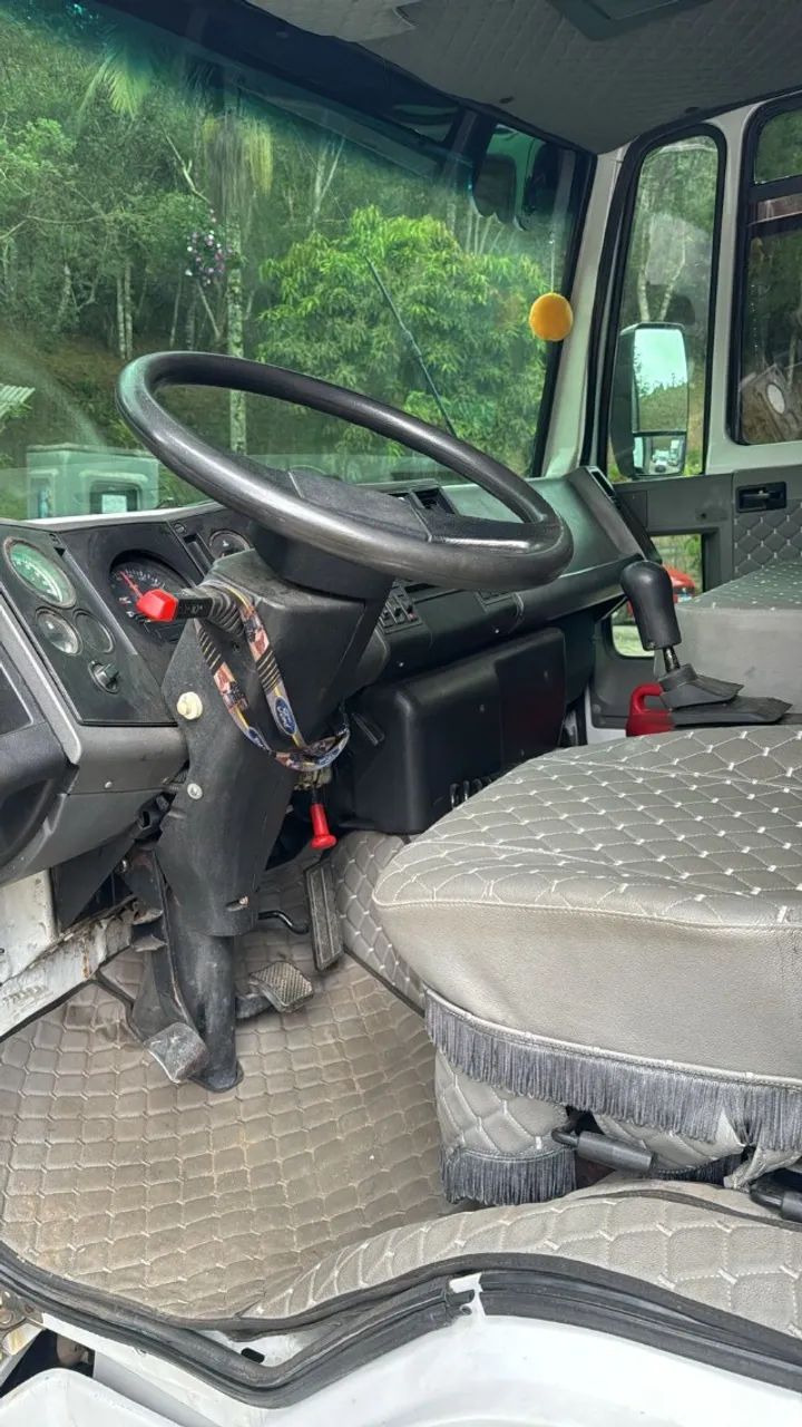 FORD CARGO 815 - ANO 2004 - Foto 3