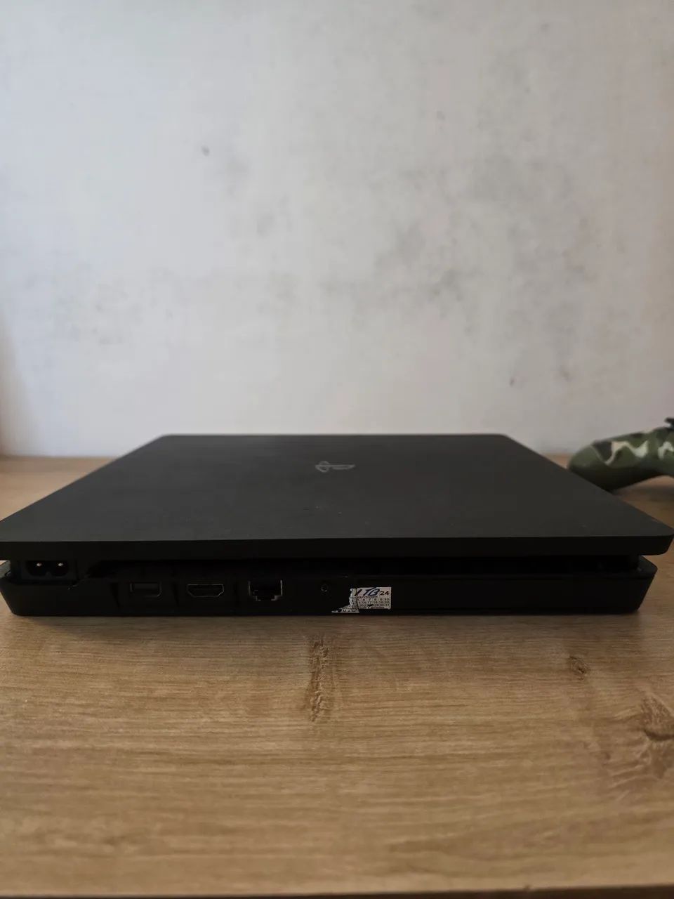 PS4 Slim 1TB + Controle Original Sony - Foto 3