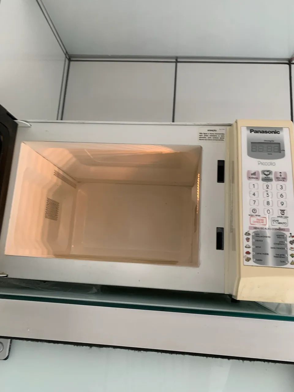 Microondas 21Litros *OPORTUNIDADE* - PANASONIC