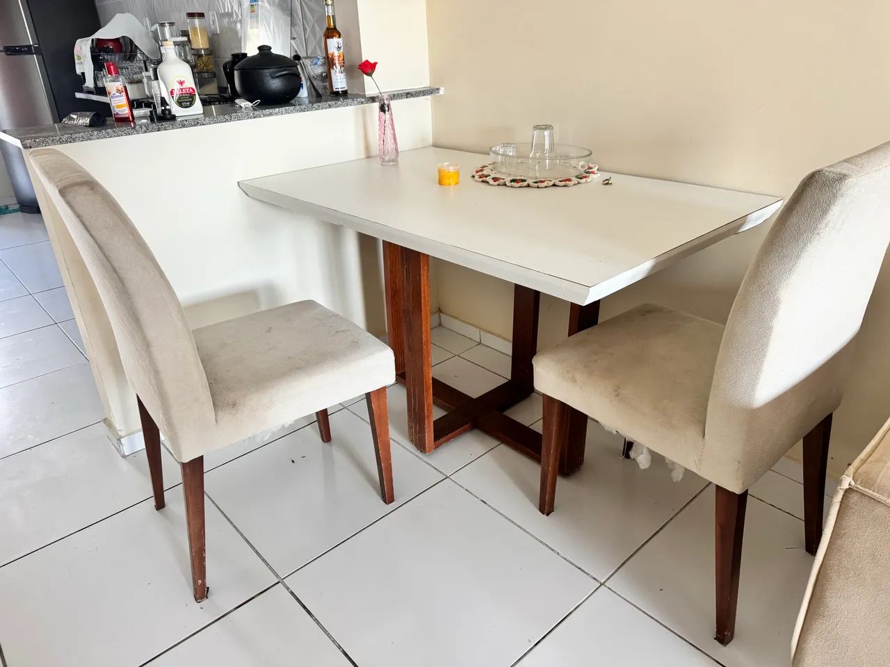 Mesa com 4 cadeiras  - Foto 5