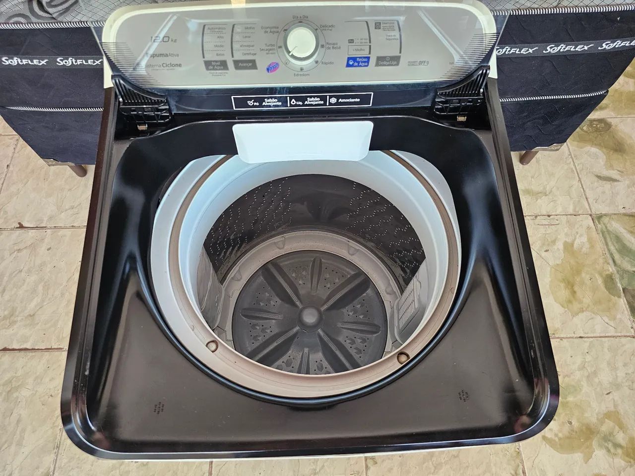 Máquina 12 kg bate e seca usada funcionando perfeitamente  - Foto 4