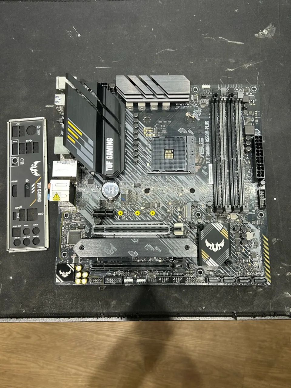 Placa mãe B550M-PLUS