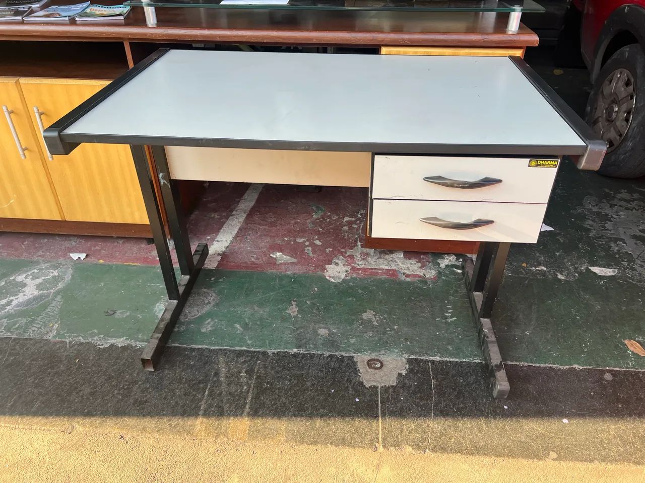 Mesa de Escritório Mediana 