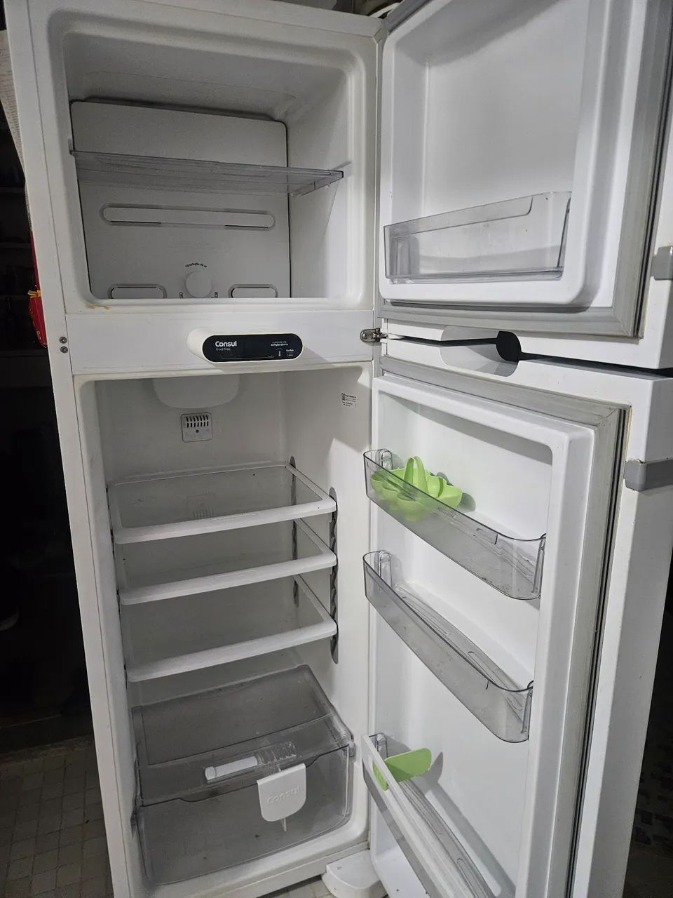 Geladeira Consul 277L - funciona com defeito - Foto 2