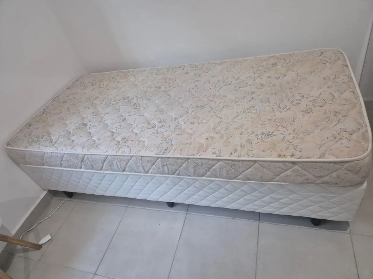 Cama box + colchão 