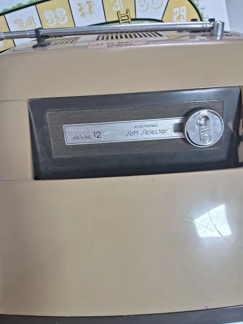 Tv antiga em para  colecionadores  - Foto 2