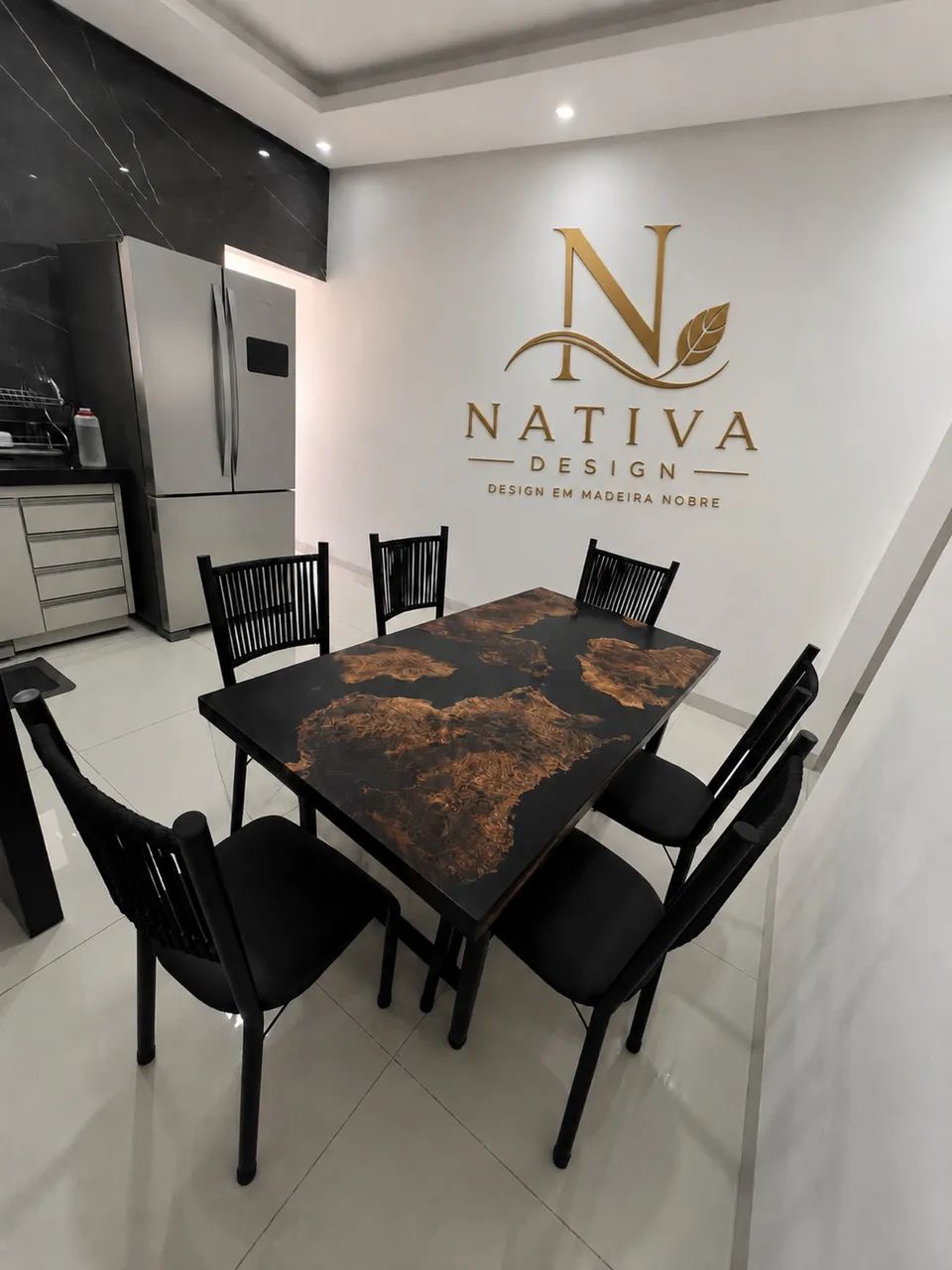 Mesa premium com resina e madeira  - Foto 3
