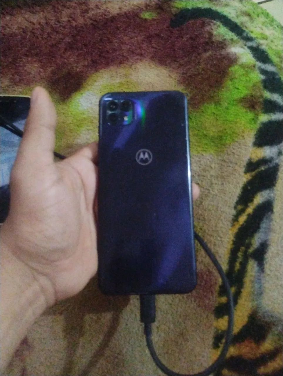Celular Motorola tela quebrada  - Foto 2