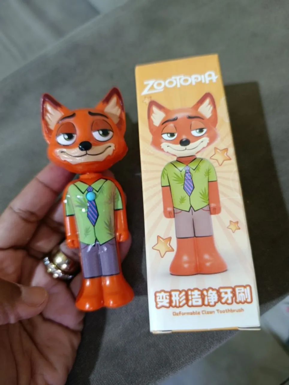 Escova dente infantil Zootopia  - Foto 2