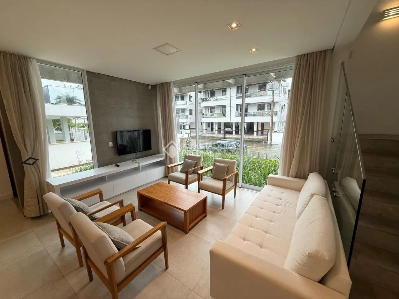 CASA VENDA JURERE CONDOMINIO