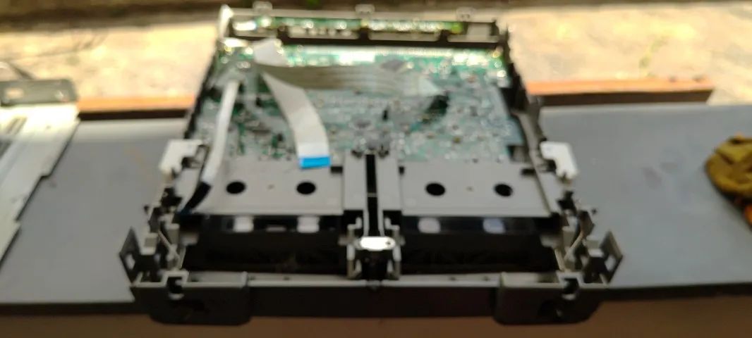 Frontal Completa com Display do Mini System Aiwa NSX S909, Funcionando. - Foto 3