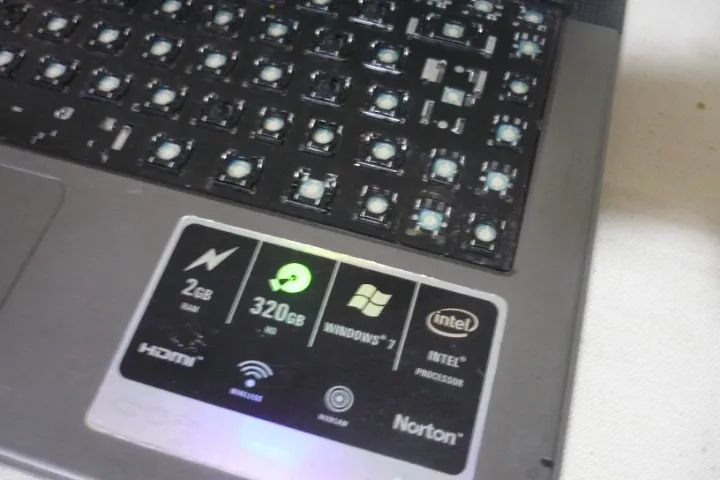 Notebook Cce Info Win No Estado Sem Testar Carcaça - Foto 2