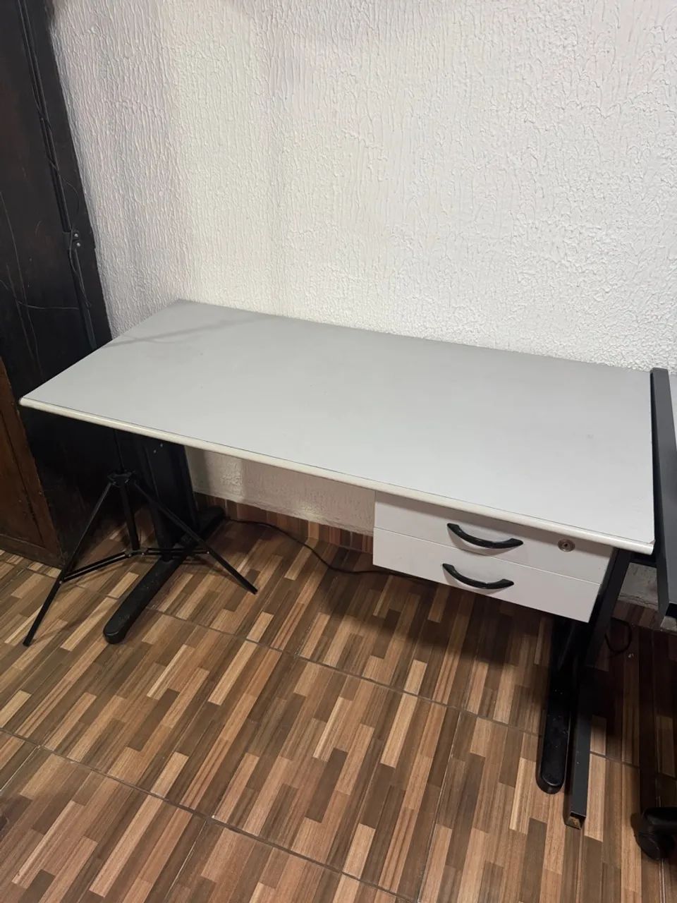 Mesa de Escritório com Gavetas  - Foto 3