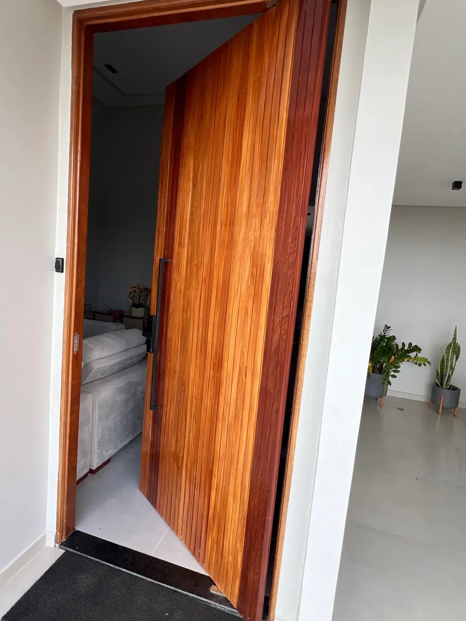 TRABALHAMOS COM INSTALAÇÃO DE PORTA, KIT PRONTO E OUTROS 