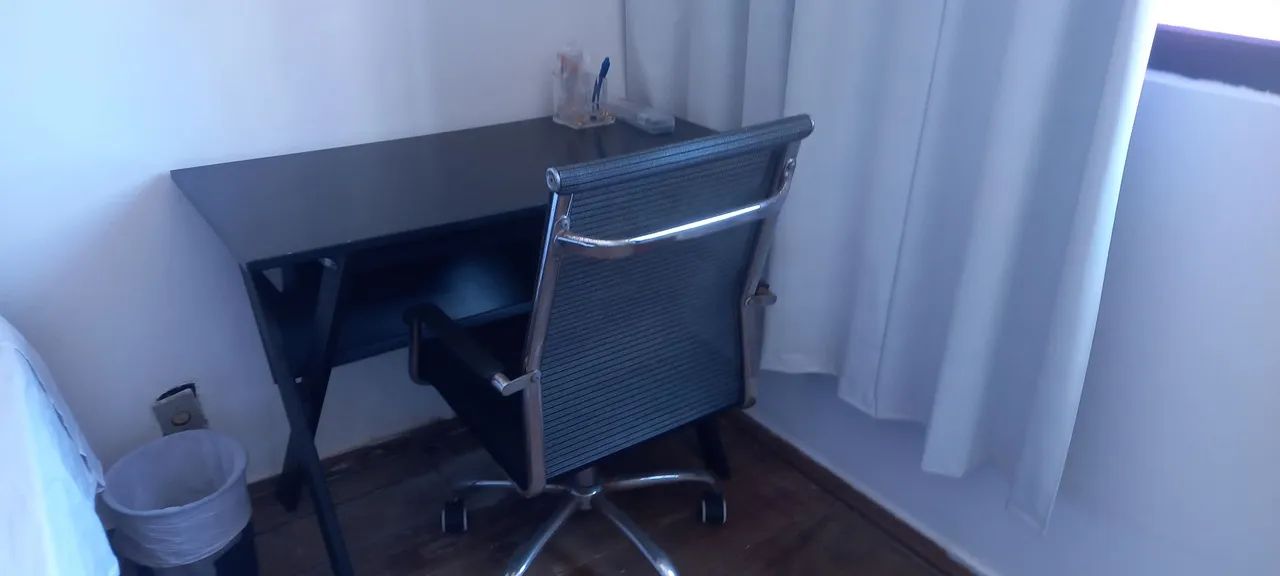 Vendo mesa e cadeira preta para trabalho home office.  - Foto 3