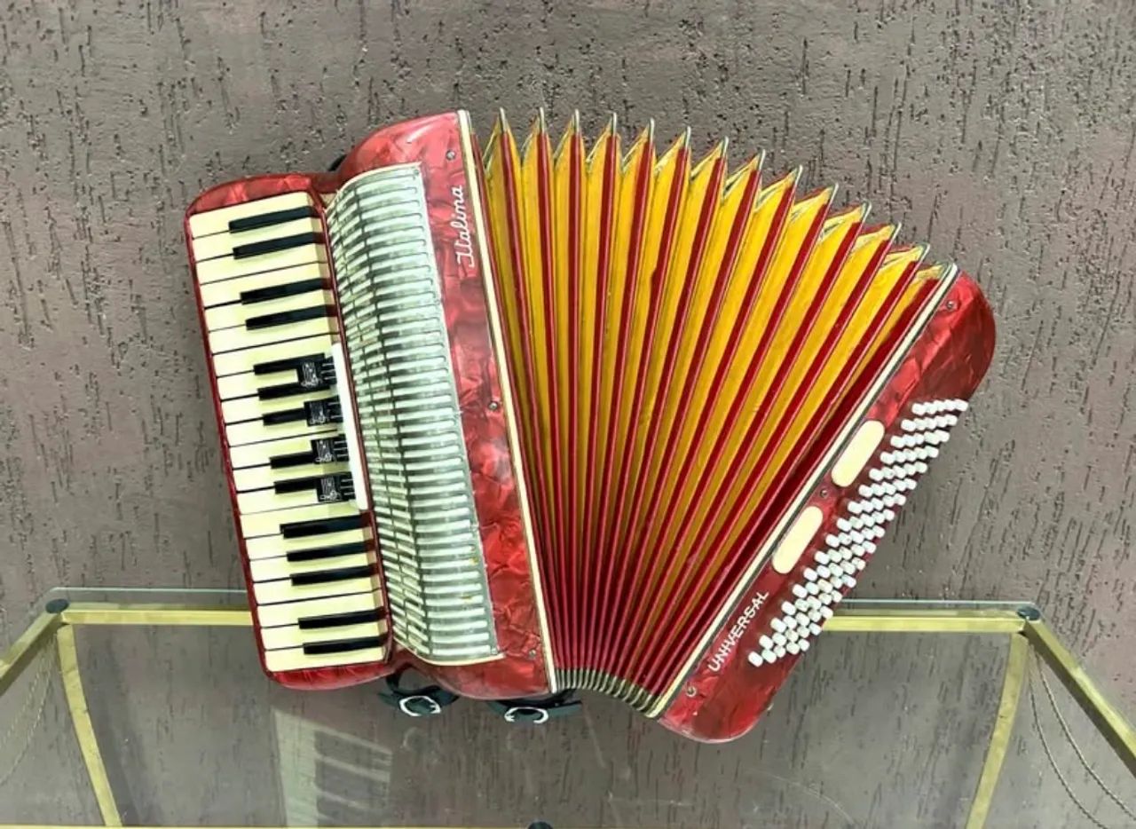 Acordeon Universal 80 baixos - Foto 3