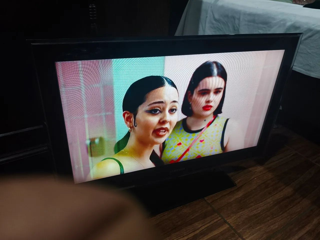 TV Samsung 32 Polegadas (Modelo LN32D550K7G) - Com risco na tela conforme fotos. - Foto 2